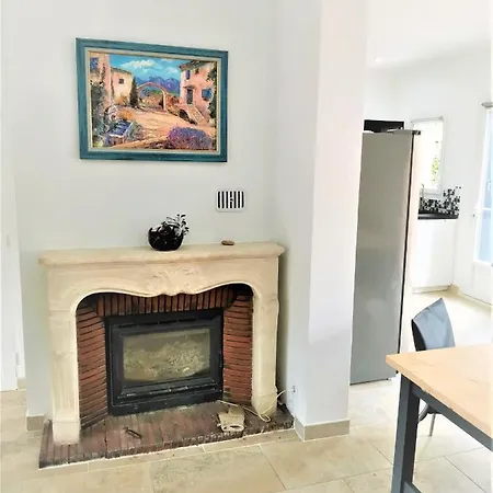 Hébergement de vacances Maison familiale avec grande piscine entre Nîmes et Camargues Garons