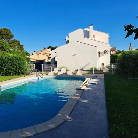 Maison familiale avec grande piscine entre Nîmes et Camargues *