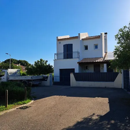 Maison familiale avec grande piscine entre Nîmes et Camargues * Garons